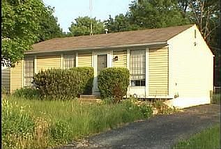 1st image of 3672 Hollowwood Ave
