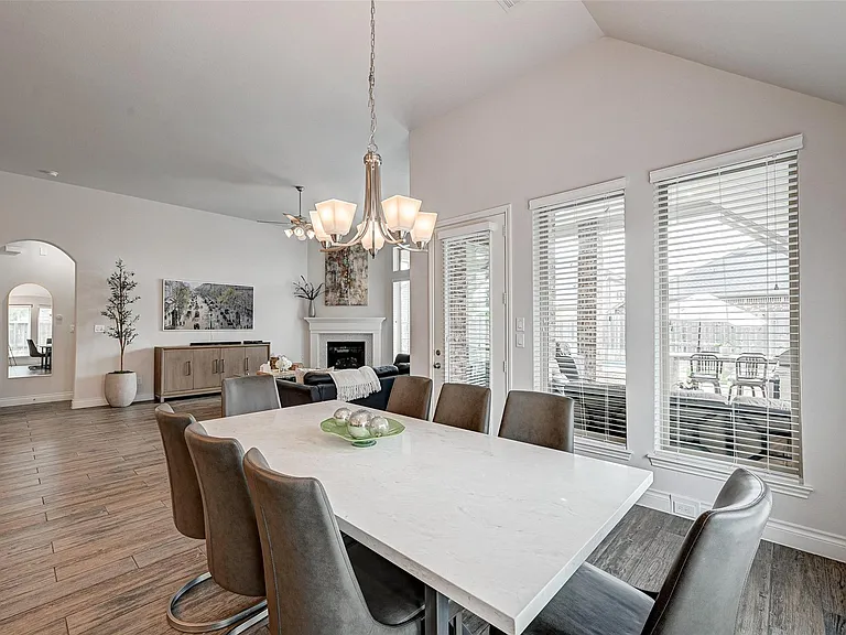 3510 Auburn Creek Cir — Photo 31