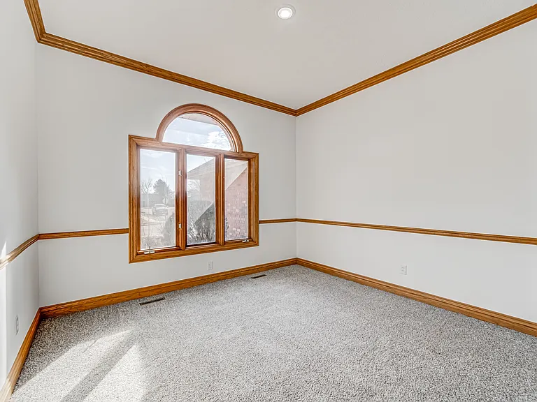 2467 S York Ave — Photo 21