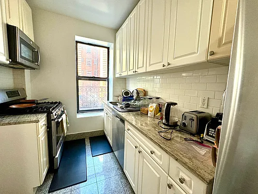 Rented by Heritage Realty LLC | media 10