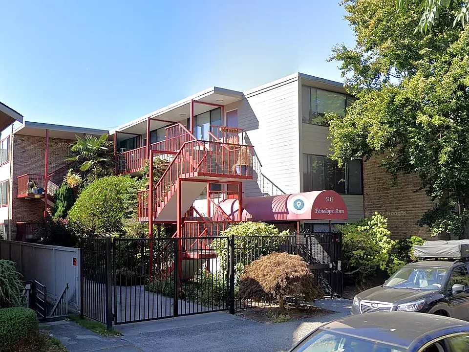 5215 15th Ave NE #8