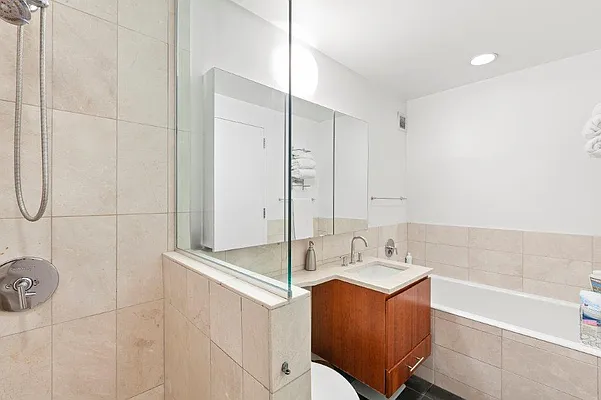 Rented by Douglas Elliman | media 20