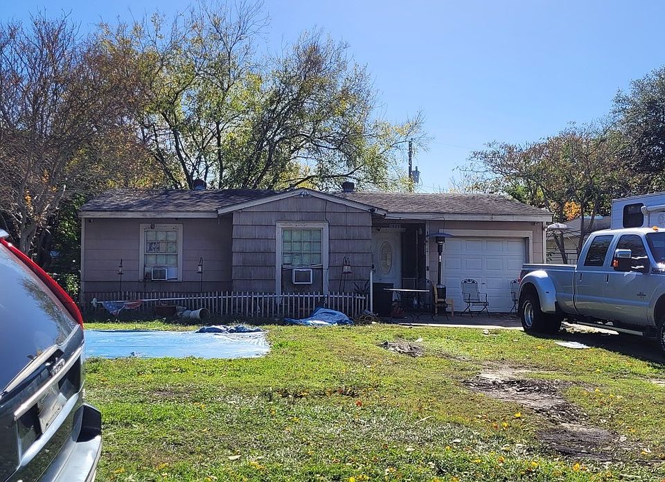 1st image of 1525 1st Ave N