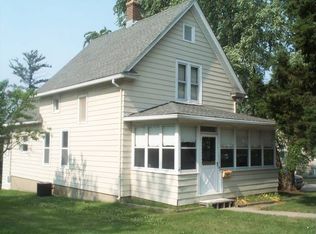 1114 W Main St, St Charles, IL