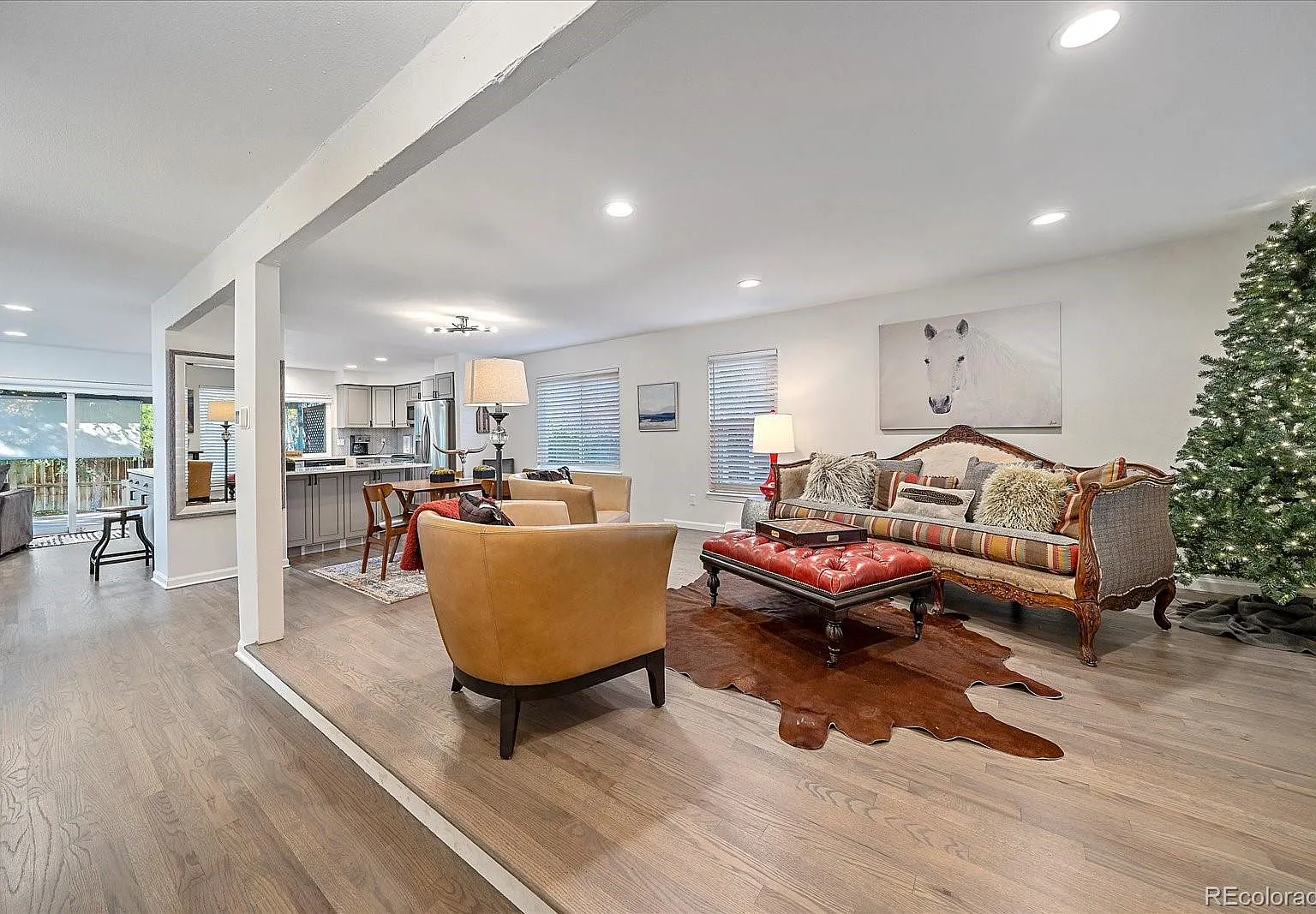 4 bed, 3.5 bath, 2617 sqft, $5,900 — Photo 3
