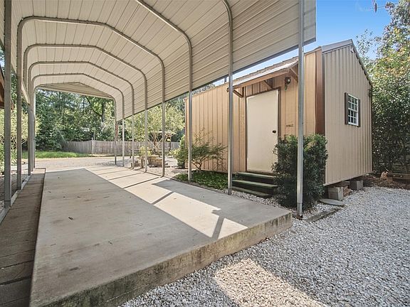 3rd image of 306 Peterson Loop
