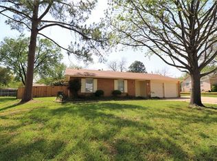 1220 Johnson St, Benbrook, TX 76126