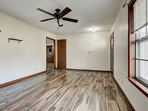 2nd image of 2835 W Elm Ave