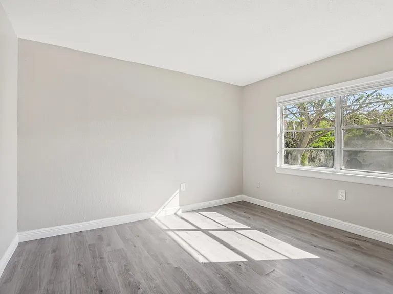 Serenity Lake Apartments — Photo 92