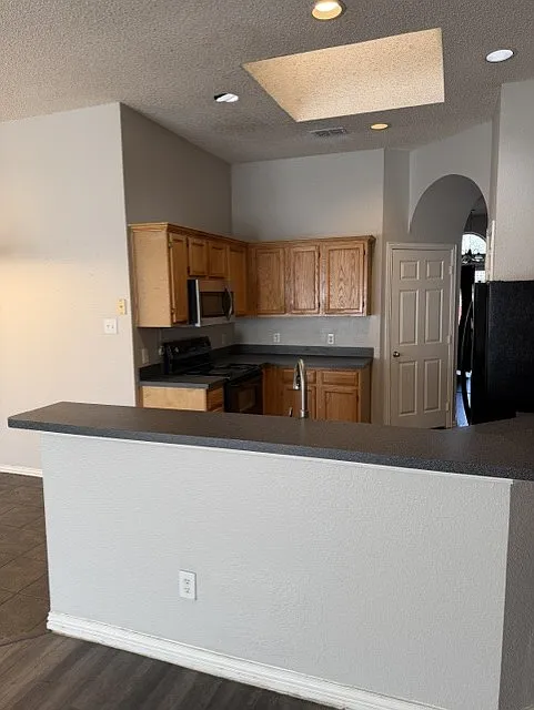 3 bed, 1745 sqft, $2,400 — Photo 3