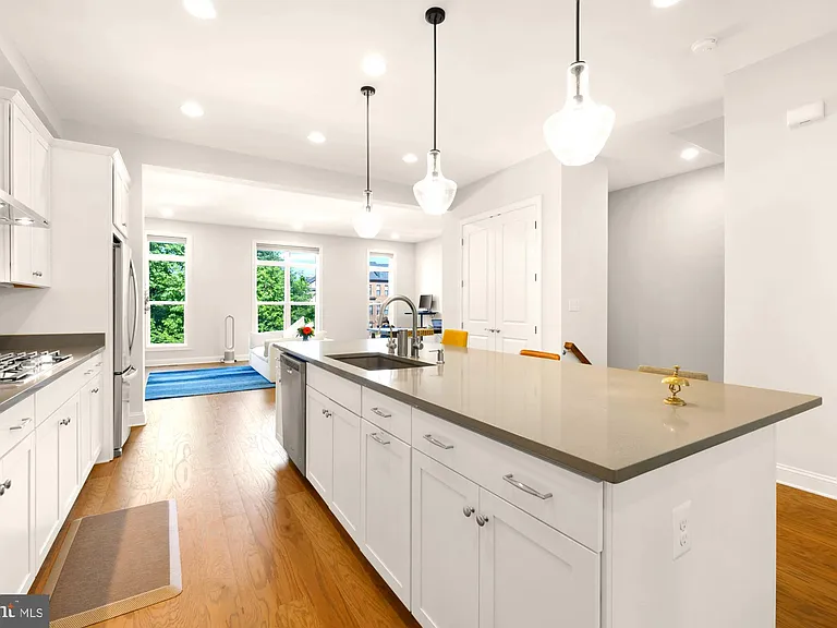 4505 Plateau Dr — Photo 9