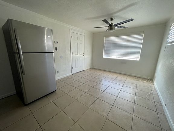5th image of 2128 W Orangewood Ave #D2128