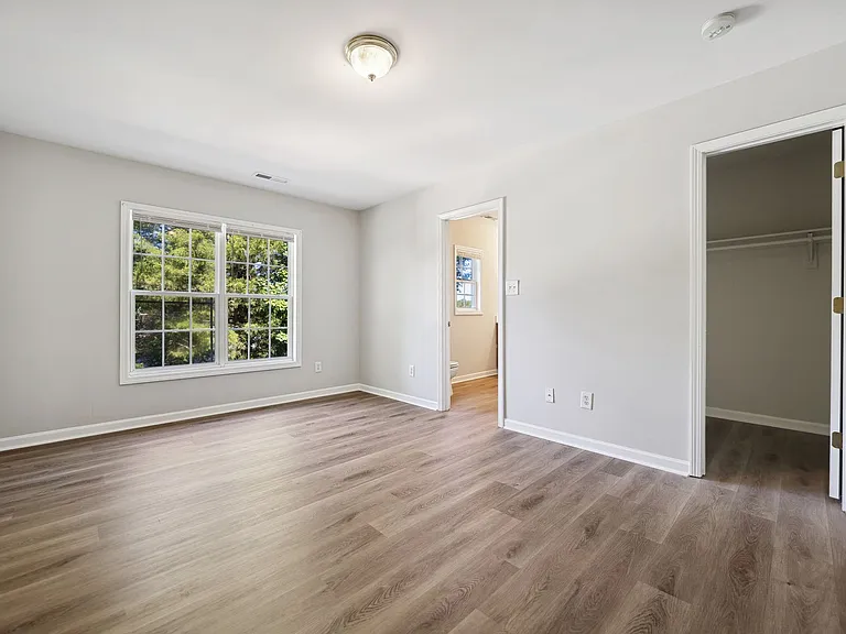 1140 Drew St — Photo 9