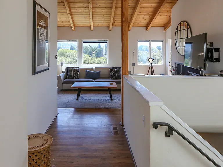 Atherton Dr — Photo 24