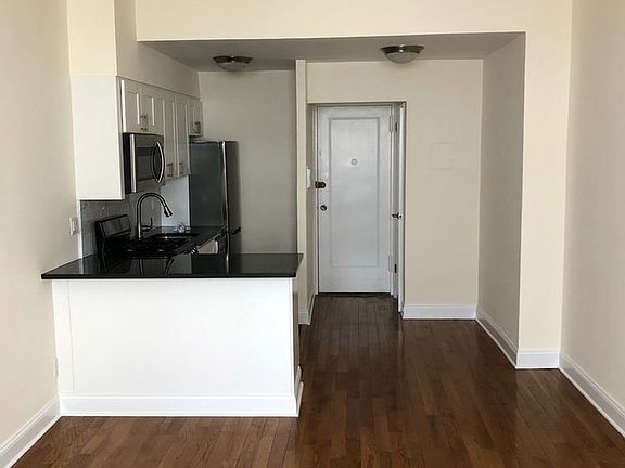 3rd image of 128 E 91st St APT 3H