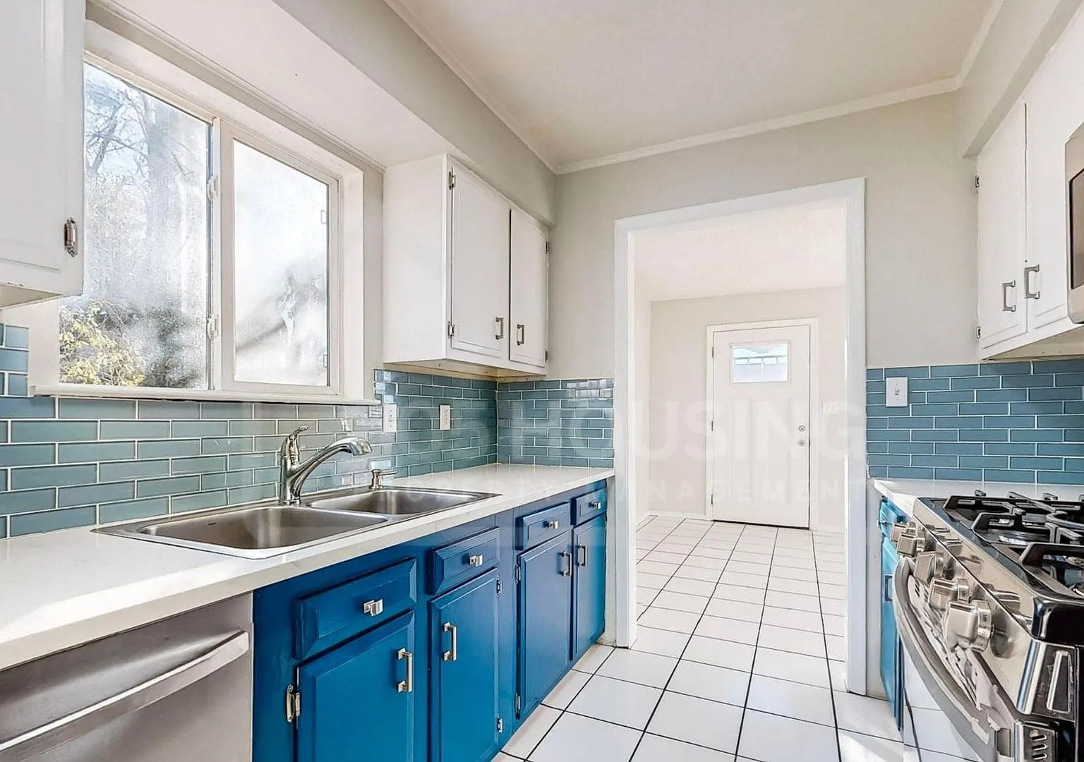 NE Heights Condo with Lease Option to Purchase — Photo 2