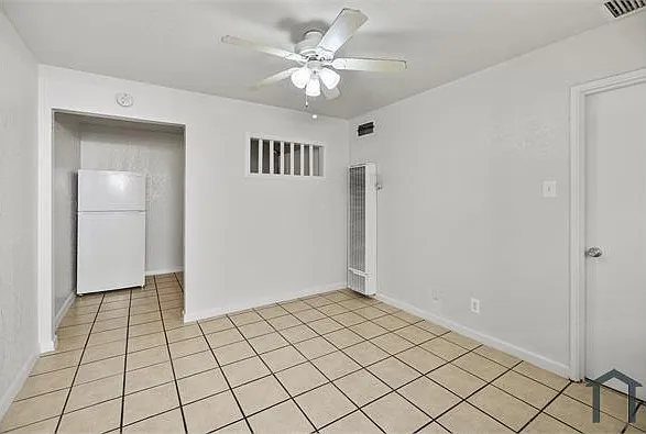 1 bed, 400 sqft, $875 — Photo 2