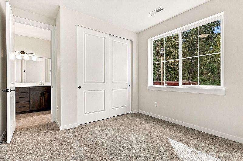 3rd image of 1595 Lockridge Loop E #8