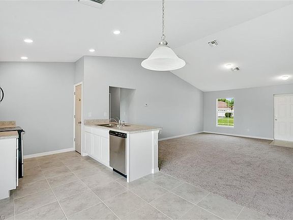 4th image of 4023 NE 23rd Pl