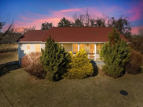 956 Council Ln, Blacksburg, VA 24060