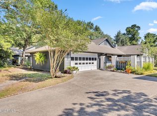 102 Red Bird Ln, Hampstead, NC 28443