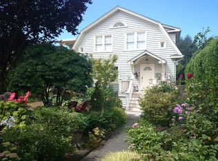 3817 44th Ave SW, Seattle, WA 98116