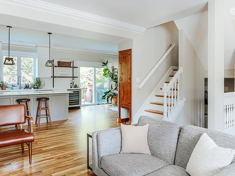239 Huntley Ave — Photo 12