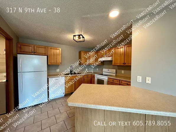 317 N 9th Ave #38, Brandon, SD 57005