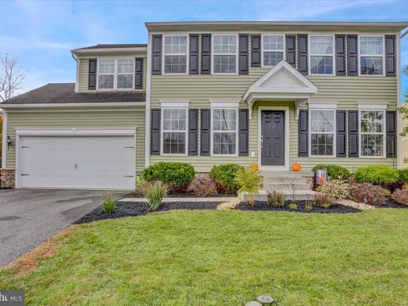 18 Winding Brook Ln, Reading, PA 19606