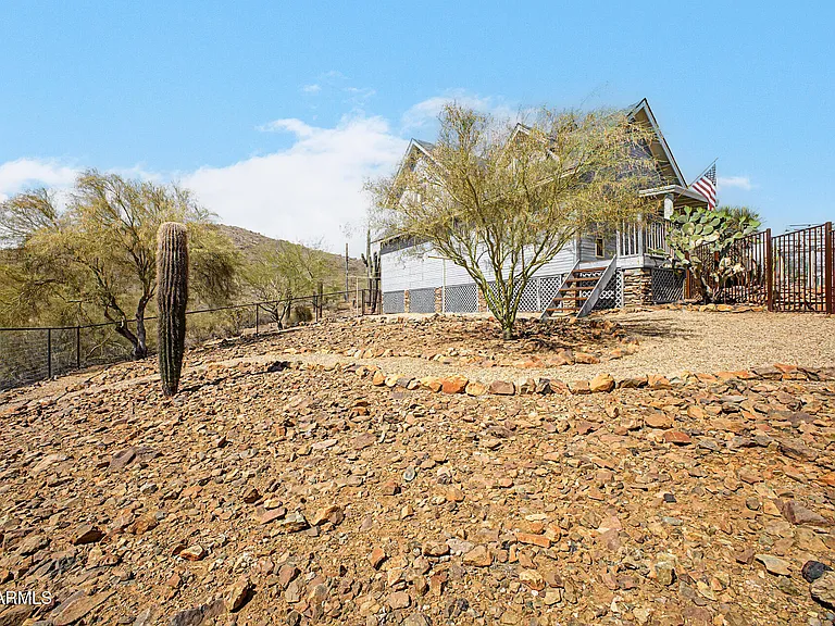 1935 E Tanya Rd — Photo 37
