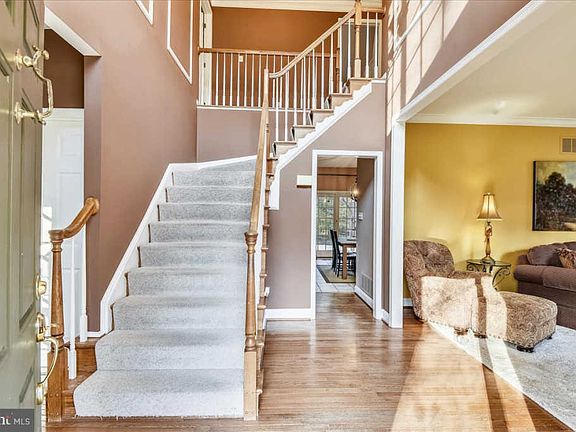 4th image of 23 Sonneborn Ln