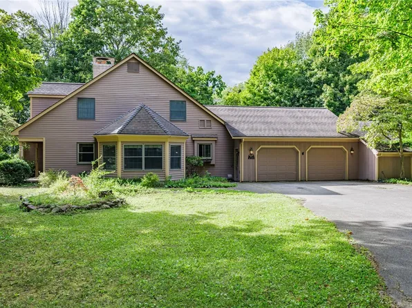 620 Holt Rd, Webster, NY 14580