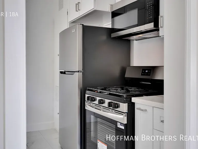 1417 S Holt Ave #7 — Photo 2