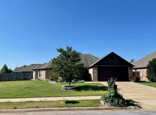 3703 SW Town Vu Rd, Bentonville, AR 72712