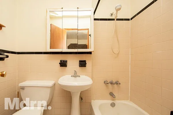 Rented by Mdrn Residential | media 20