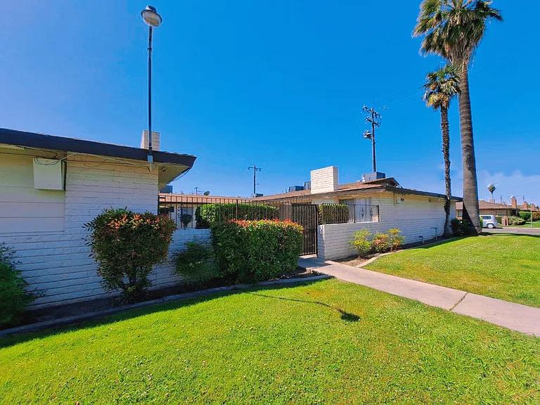 4420-4422 E. Sierra Madre Ave. — Photo 13