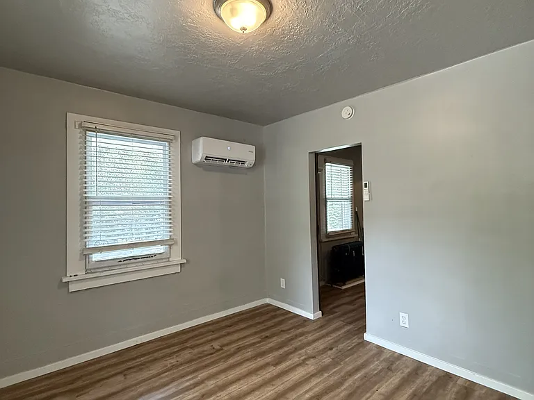 2634 Quincy Ave #5 — Photo 4