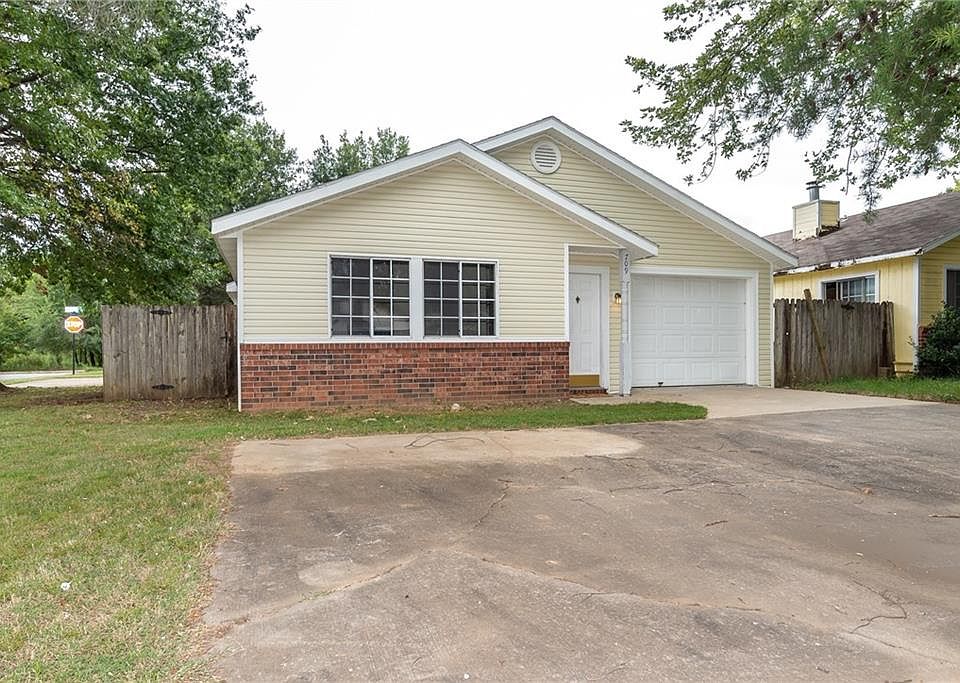 1st image of 709 W Van Gogh Pl