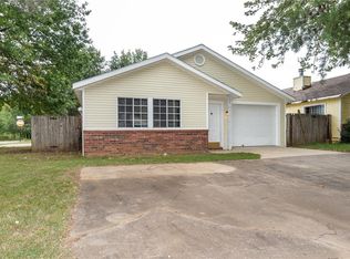 709 W Van Gogh Pl, Fayetteville, AR 72703