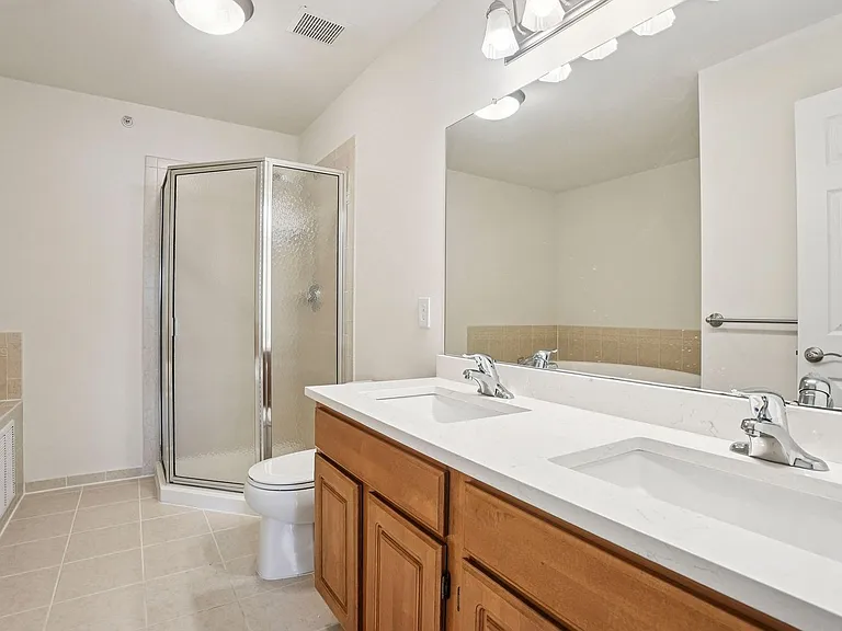 The Apartments At Weatherby — Photo 46
