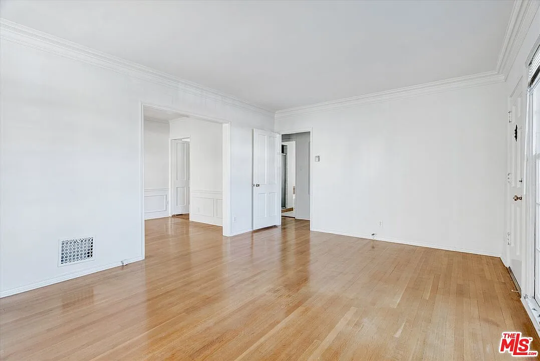 1 bed, 1.0 bath, 900 sqft, $2,795 — Photo 2