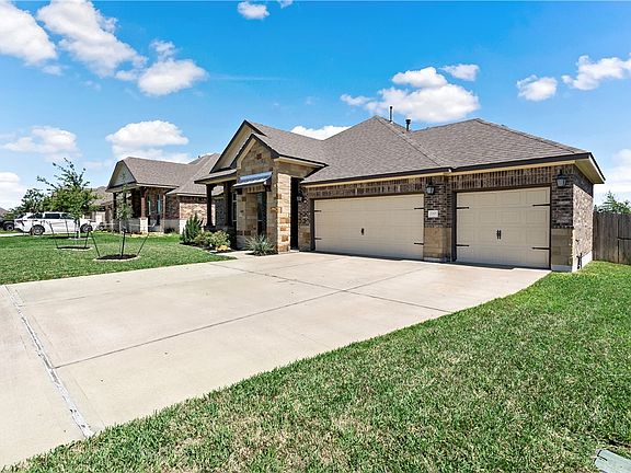 2nd image of 2707 Lakewell Ln