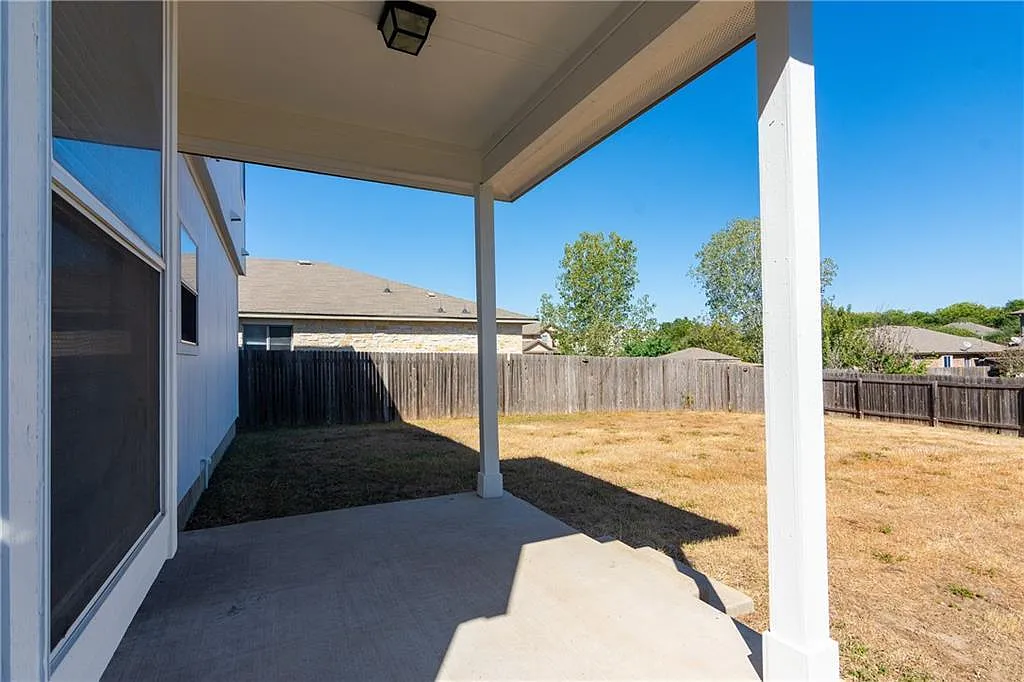 4 bed, 2.5 bath, 1857 sqft, $1,950 — Photo 3