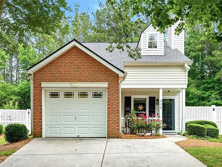 430 Feyston Ct — Photo 1