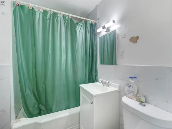 991 Broadway image 18 of 22