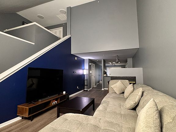 2nd image of 3244 Newbury Pl