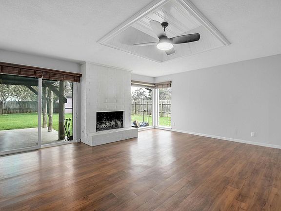 4th image of 9609 Newberry Dr