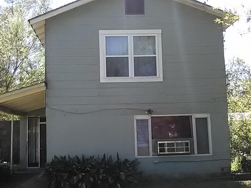 Charming house in quiet neighborhood.