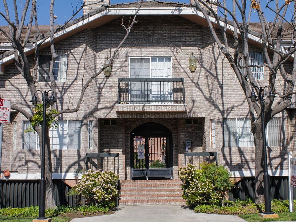 Front Entrance to complex
