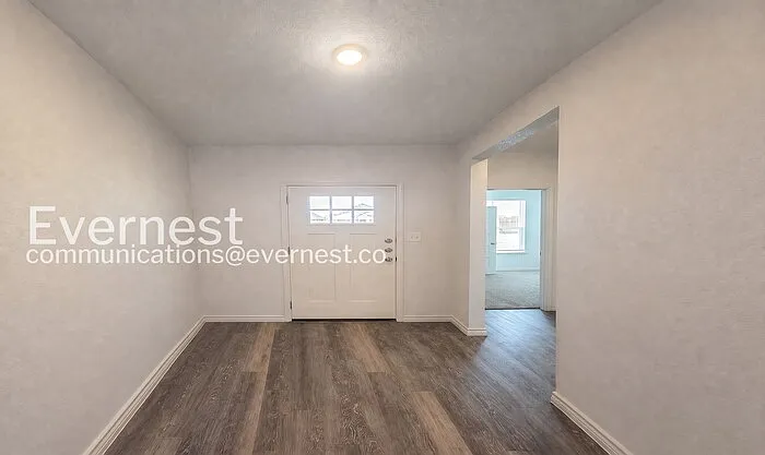 866 Freedom Cir — Photo 3